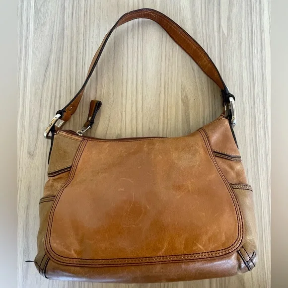 Fossil Tan Leather Shoulder Bag - Picture 2 of 14